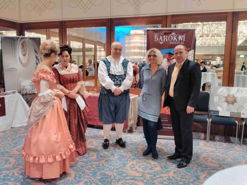 okno uzav�ete kliknut�m !